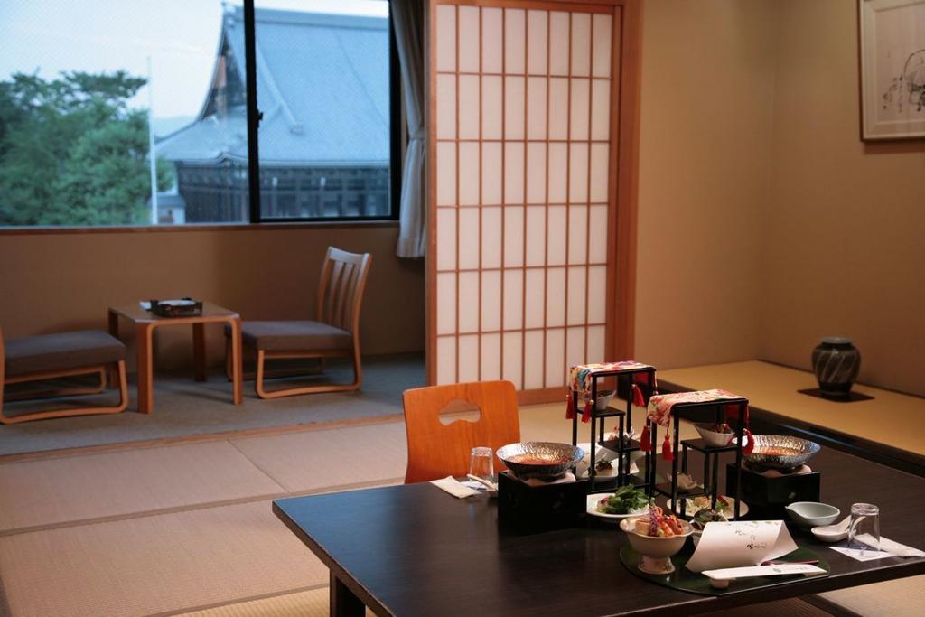 Izumiya Ryokan Киото Экстерьер фото