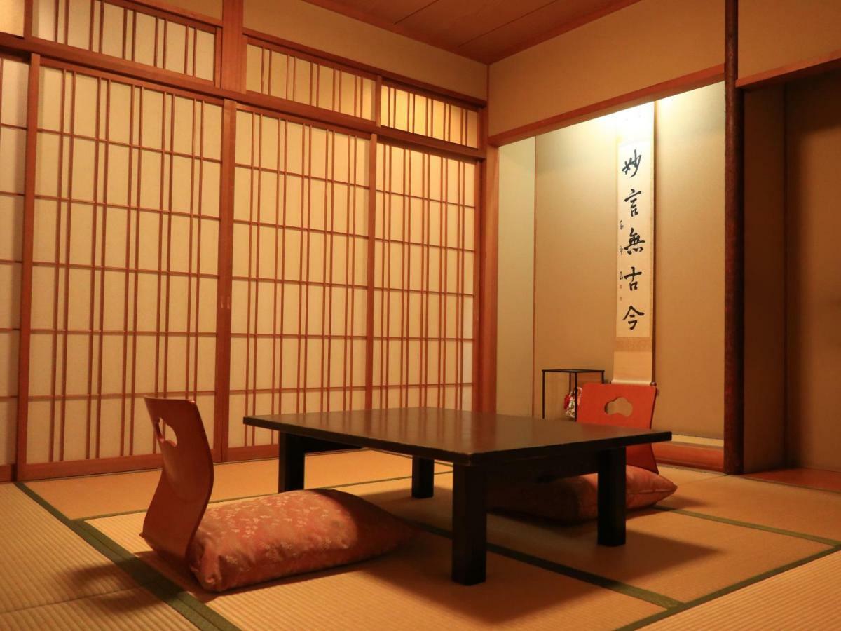 Izumiya Ryokan Киото Экстерьер фото